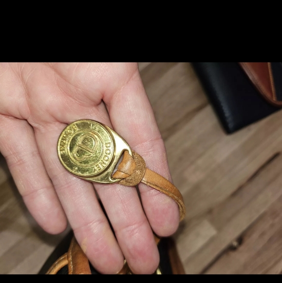 Dooney & Bourke Vintage 1984 All Weather Leather Navy and Brown Shoulder Bag - Picture 7 of 8